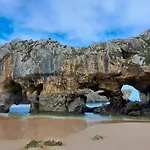 Casa Jardin Rocablanca Llanes بيت للعطل