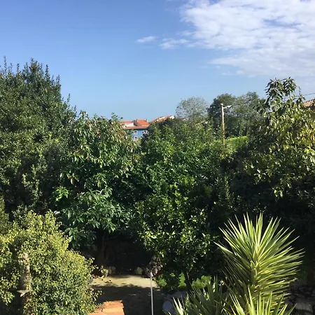 Feriehus Casa Jardin Rocablanca Llanes *