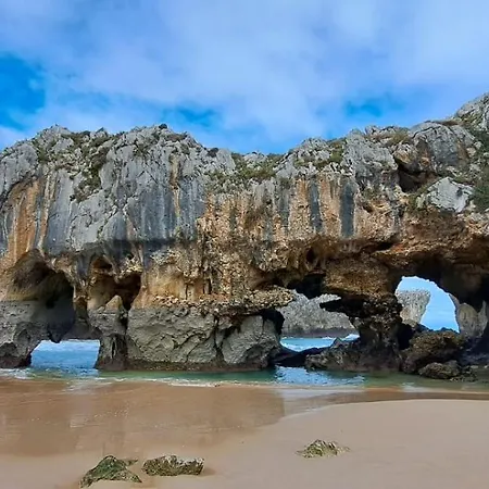 Casa Jardin Rocablanca Llanes 度假居